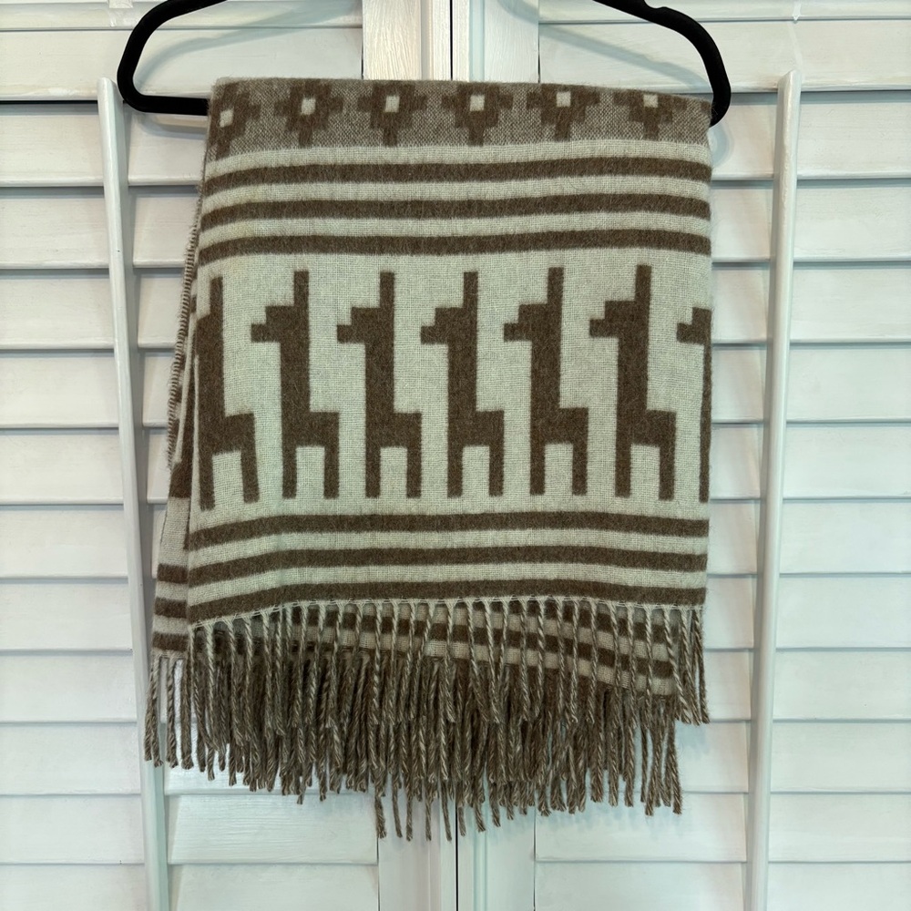 Tumi Brown‎ And White El Paca Print Blanket